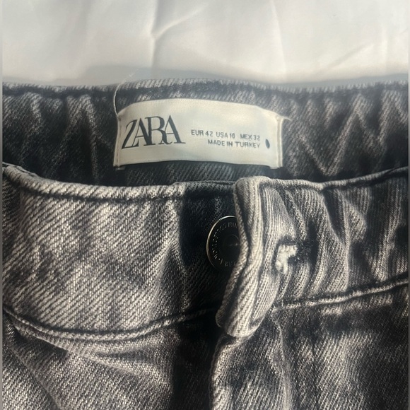 Zara Gray Distressed Jean Shorts - Picture 5 of 5